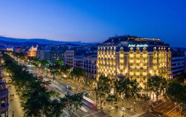 Barcelona Travel Guide 2020: What to Do & Where to Stay