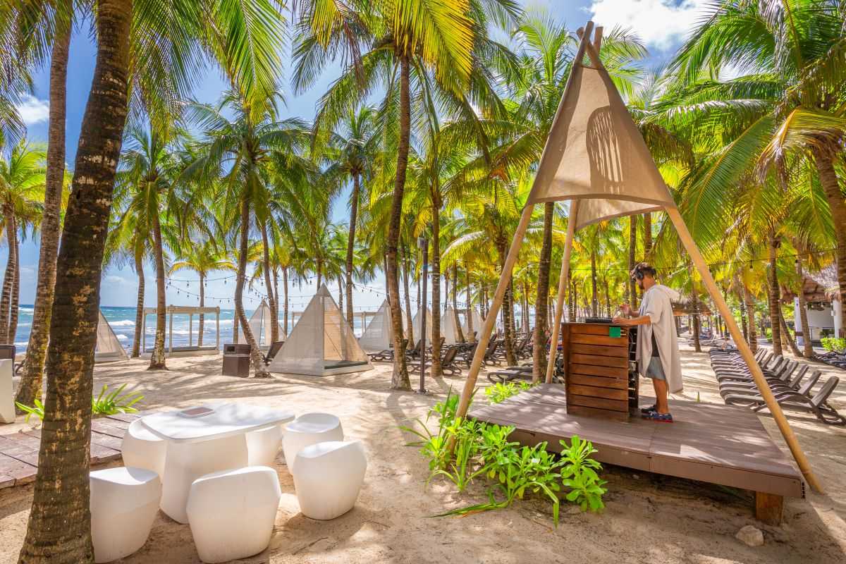 Sandos Caracol Eco Resort Debuts KIIN Beach Club: A Sophisticated Oceanfront Retreat for Adults