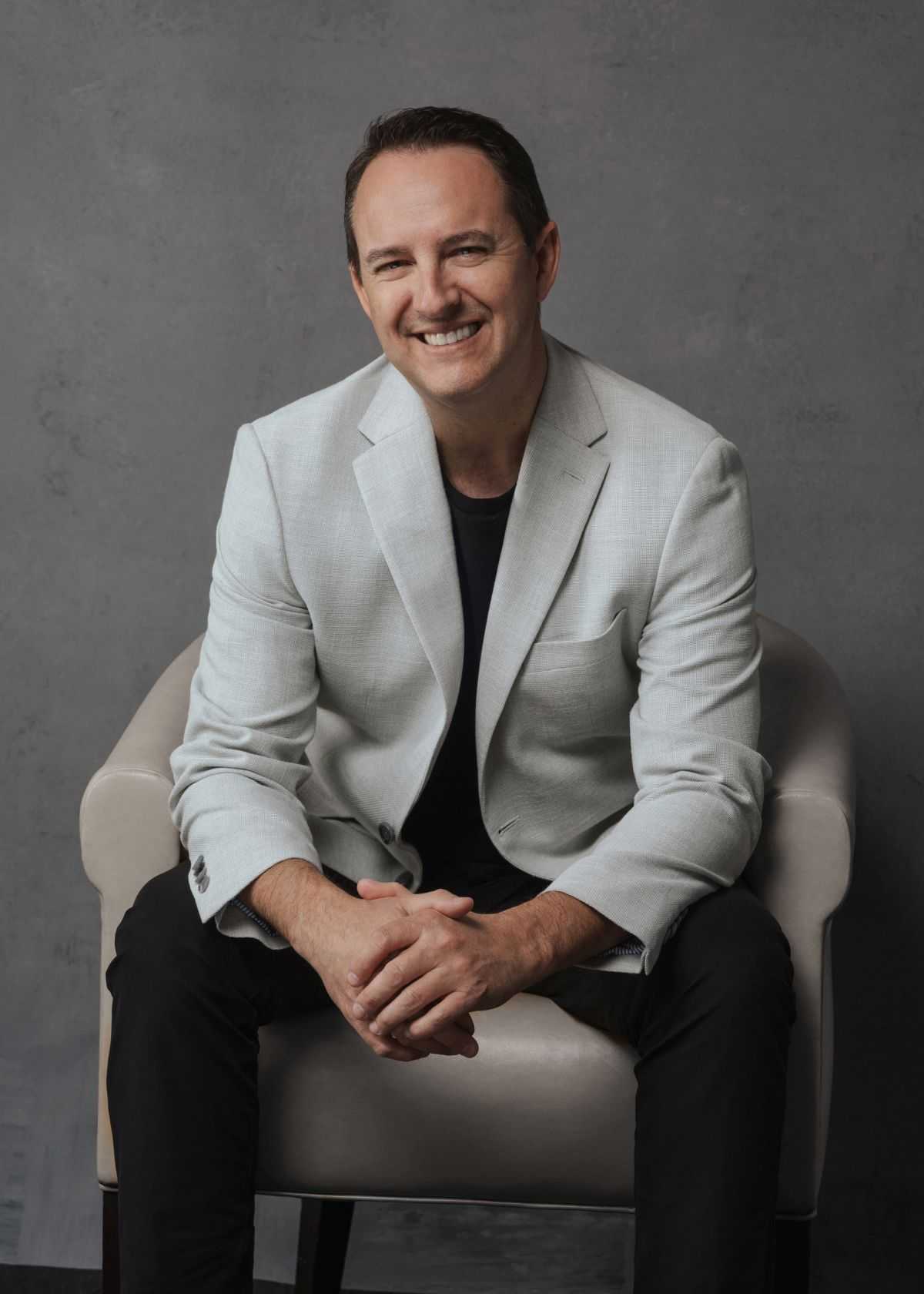 JW Marriott Tampa Water Street and Tampa Marriott Water Street Appoint Aaron Hoefen as Dual Hotel Manager