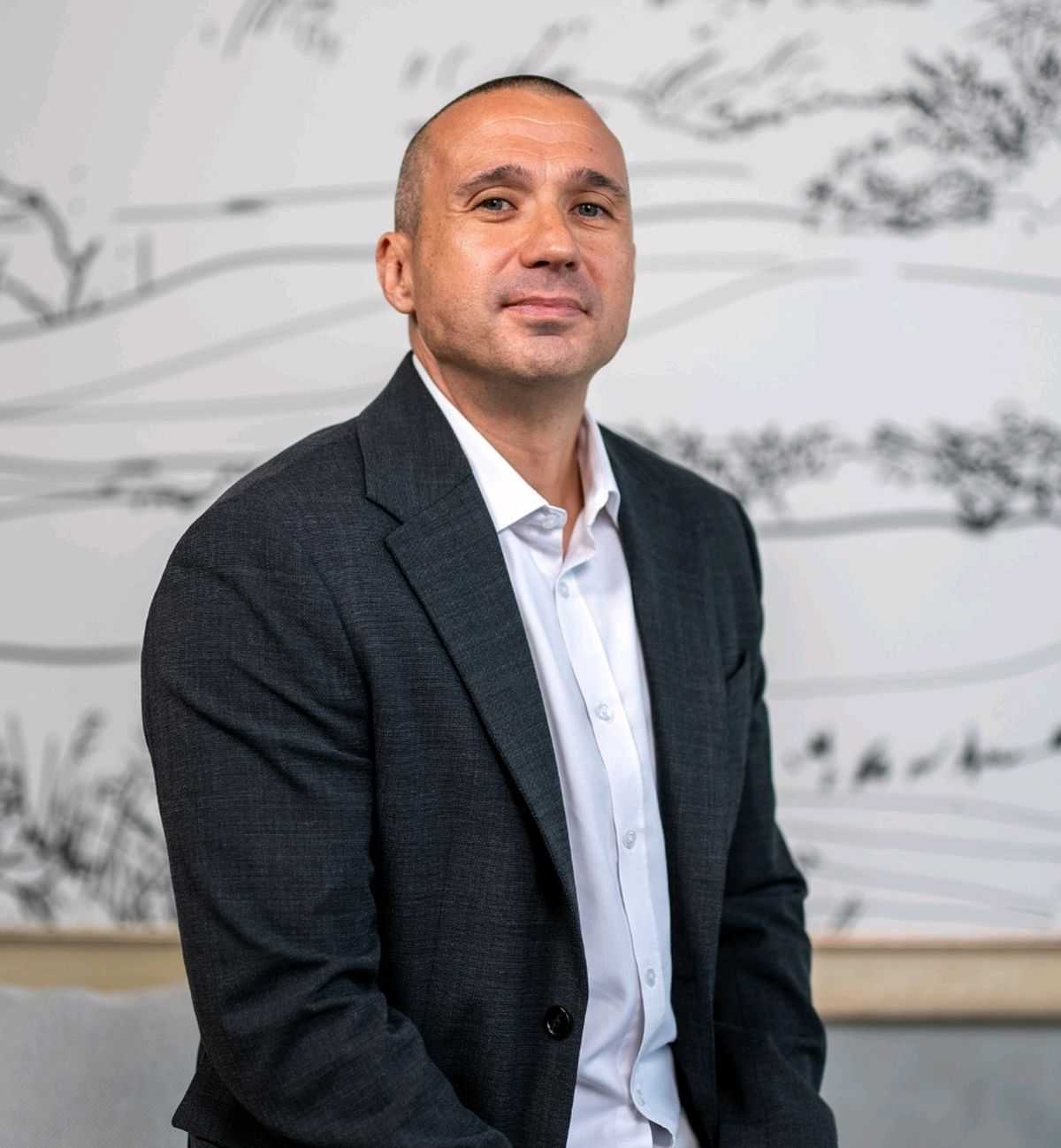 Yas Plaza Hotels Appoints Hospitality Veteran Fabien Chesnais as General Manager